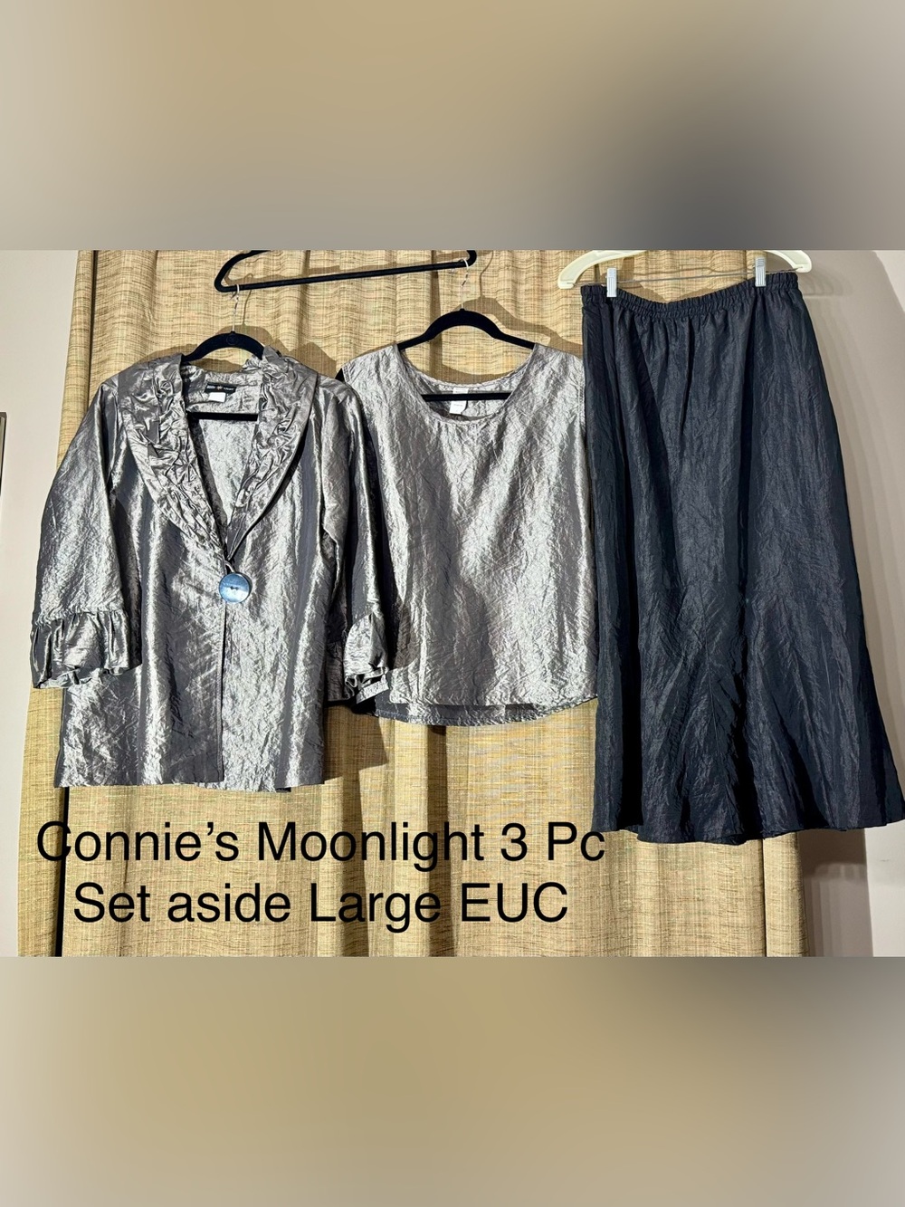 Women’s Shimmery Silver Round-Neck Top —